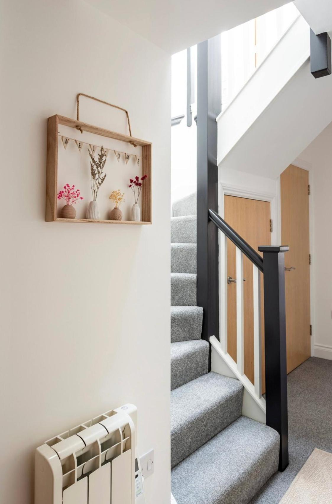 Beautiful 2 Bed Apartment Just Steps To The Beach 웨이머스만 외부 사진